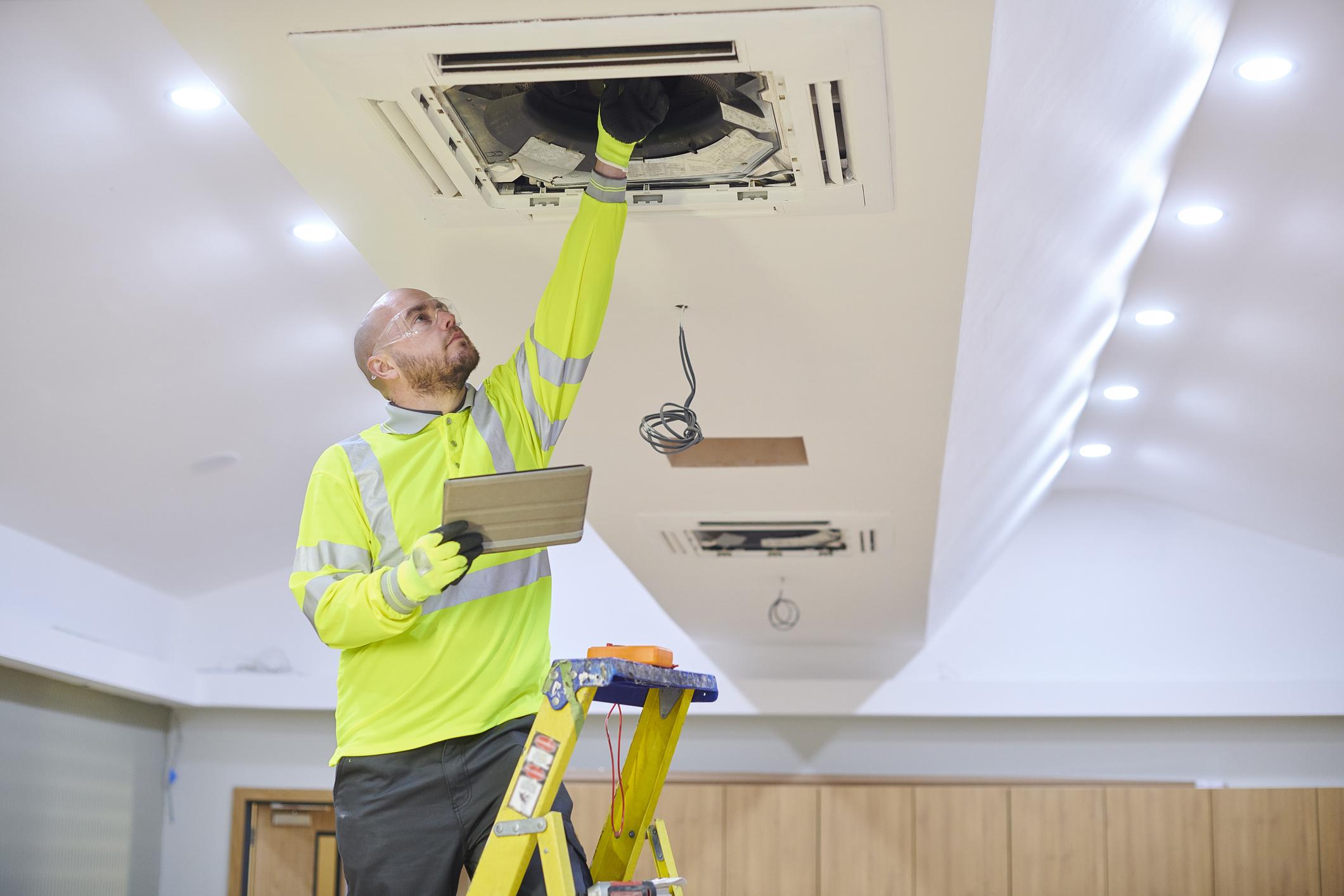 Airconditioning maintenance